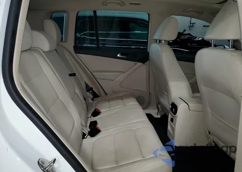 2017 Volkswagen Tiguan Wolfsburg from USA, damaged, VIN WVGSV7AX4HK016261